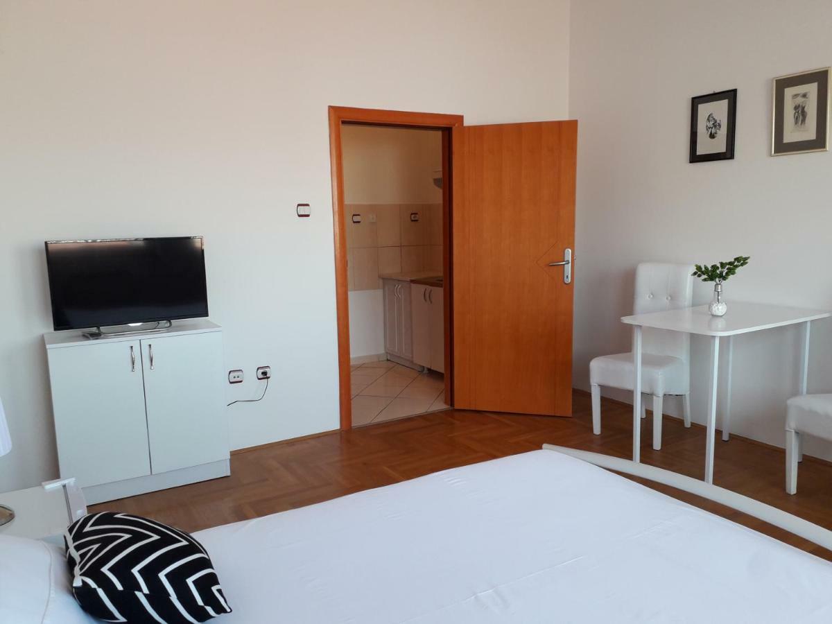 Apartman Dunja Ns 2 Novi Sad Exterior photo